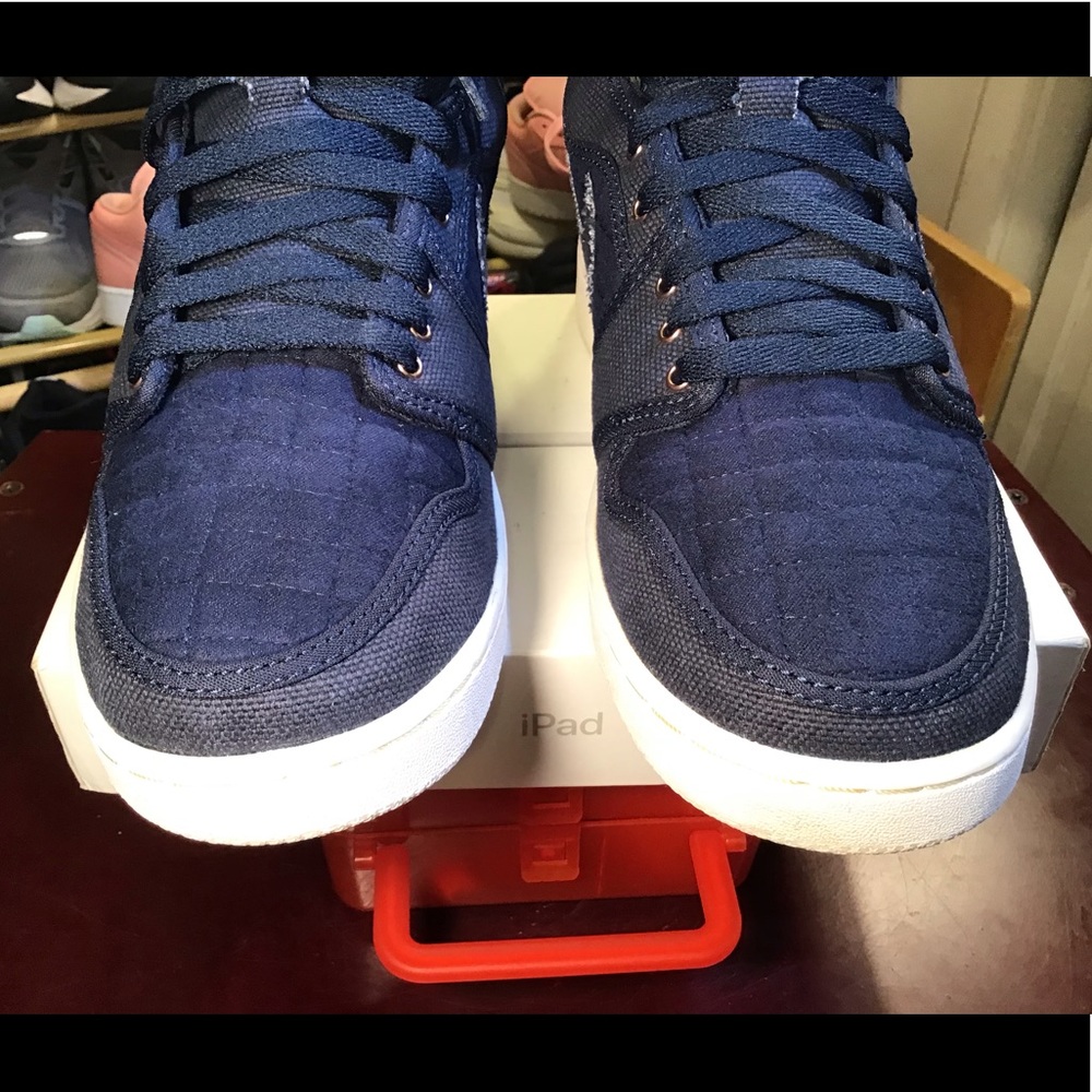 Jordan 1 RetroAJKO Blue Quilted - Picture 2 of 16
